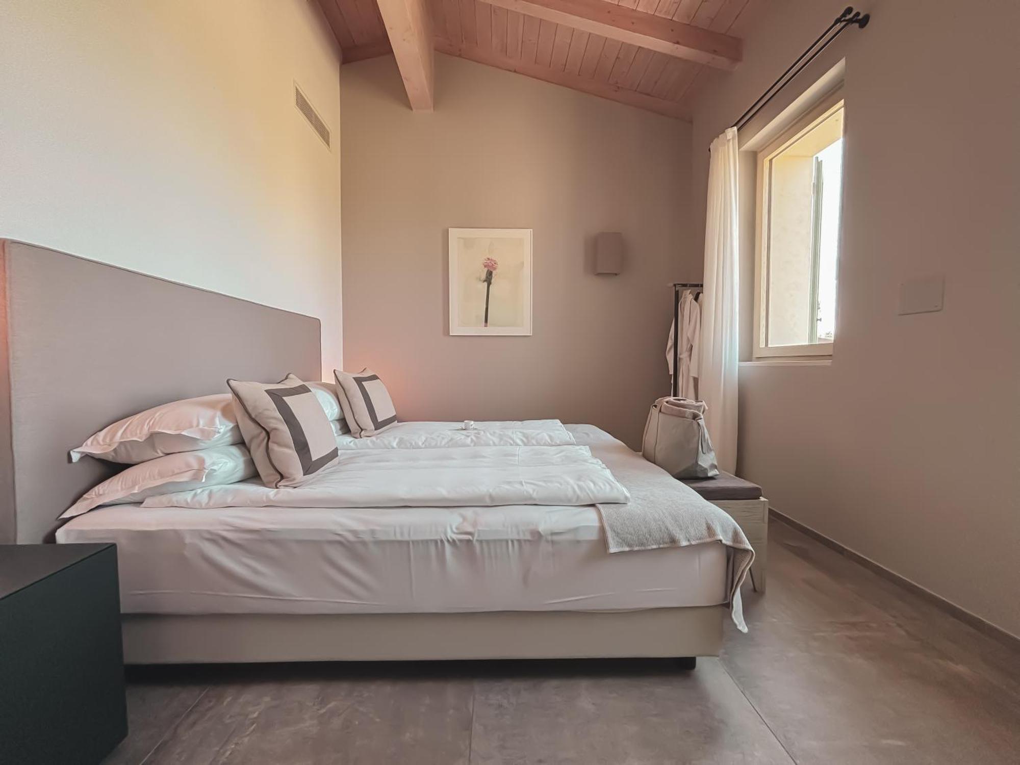 Natiia Relais - Adults Only Hotel Lazise Room photo